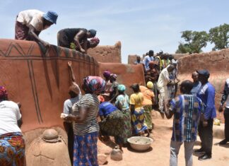 Cour royale de Tiébélé : Le ministre de la Culture salue les efforts des communautés locales dans la préservation de ce patrimoine inscrit à l’UNESCO