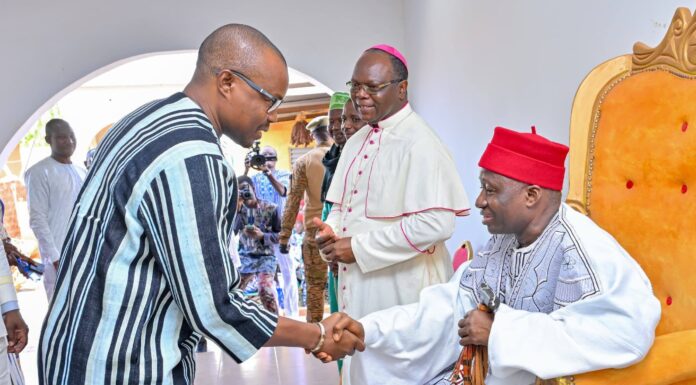 Région de Bankui : Le Premier ministre présente ses civilités aux autorités coutumières et religieuses à Dédougou
