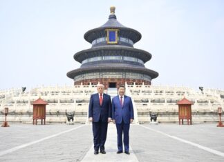 Chine : Le Président Xi Jinping et le Président américain Donald Trump visitent le Temple du Ciel