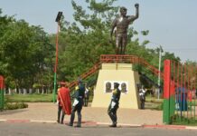 Cérémonial militaire d’hommage à Thomas Sankara: les diplomates s’engagent dans une collecte internationale des archives de Sankara