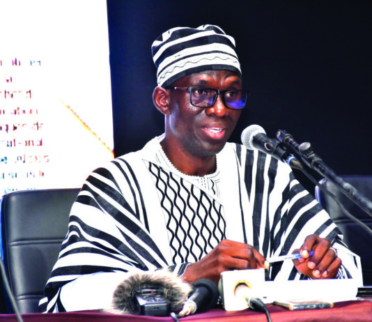 Littérature: l’écrivain Clément Zongo dédicace trois ouvrages