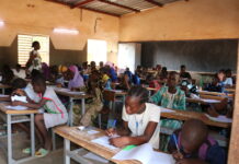 Examens scolaires :Le ministre Jacques Sosthène Dingara donne le top de départ des épreuves écrites du CEP à Fada N’Gourma