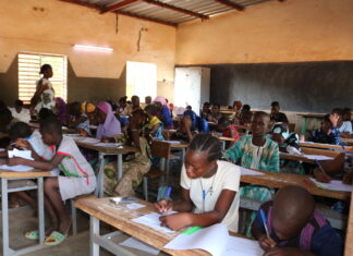 Examens scolaires :Le ministre Jacques Sosthène Dingara donne le top de départ des épreuves écrites du CEP à Fada N’Gourma