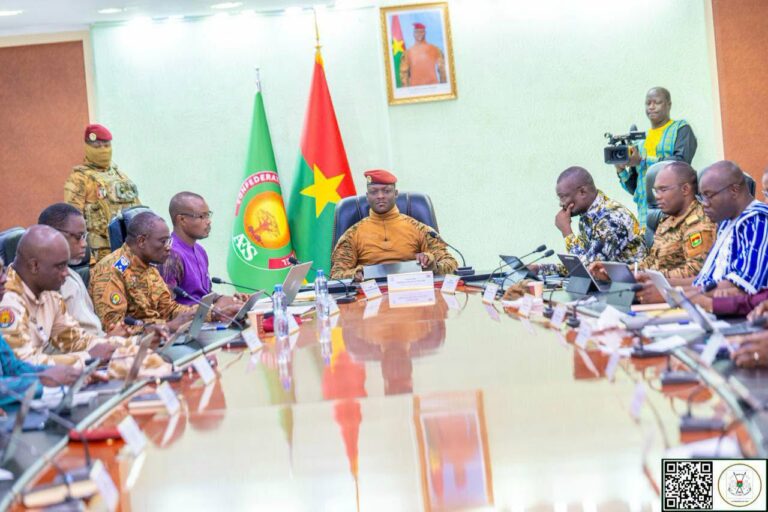 Burkina Faso : Révision des critères d’attribution des bourses d’études dans l’enseignement supérieur et hausse de 7% de la production cotonnière 2025-2026