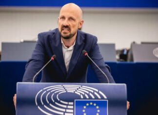 Déstabilisation du Sahel : un eurodéputé belge accuse l’Union européenne de maintenir des visées militaires dans la région afin de continuer à exploiter ses ressources.