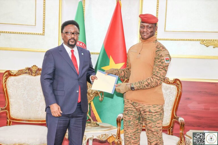 PRÉSENTATION DE LETTRES DE CRÉANCE : S.E.M. Jama Hassan KHALIF pour renforcer l&rsquo;axe Ouagadougou-Mogadiscio