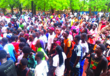 BEPC 2026 à Bobo-Dioulasso: entre cris de joie, pleurs et espoirs de second tour