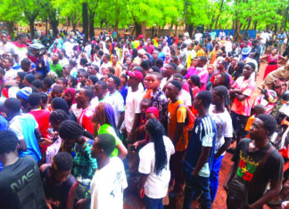 BEPC 2026 à Bobo-Dioulasso: entre cris de joie, pleurs et espoirs de second tour