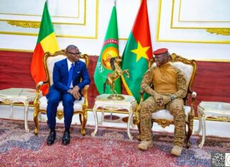 Visite d’amitié et de travail du Président béninois : Relancer la coopération Burkina-Bénin pour la sécurité et la prospérité partagée Le Président du Faso S.E. le Capitaine Ibrahim TRAORÉ et le Président du Bénin S.E.M. Romuald WADAGNI ont souligné la nécessité de bâtir un partenariat renouvelé fondé sur la confiance, le respect mutuel, la solidarité et la recherche de solutions concertées aux défis communs
