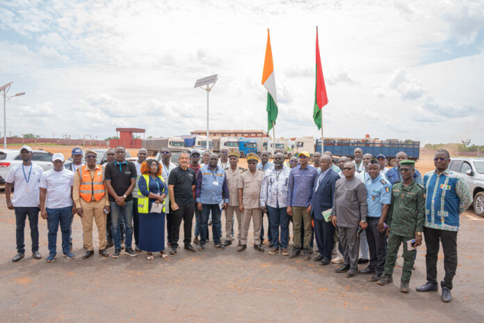 Photo de famille à l'issue de la visite des délégations de la Cemac et de l'Uemoa.jpg