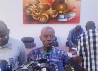 Dédicace d’ouvrage Sita Tarbagdo présente : « Ce que Maître Titinga Pacéré m’a dit de sa vie »