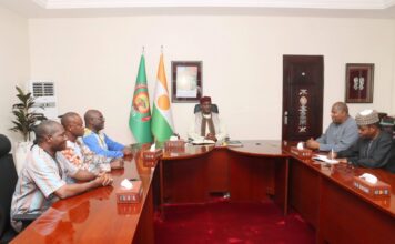 Confédération des Etats du Sahel: le président de la Commission nationale AES du Burkina Faso, Bassolma Bazié, chez le Premier ministre nigérien