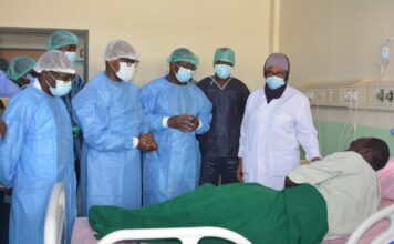Transplantation rénale au Burkina : une délégation gouvernementale salue les efforts du CHU de Tengandogo