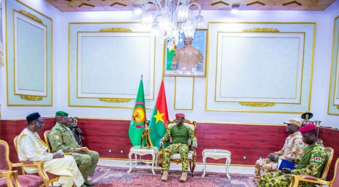 Audience du Président du Faso : les Ministres de la Sécurité de l’AES reçoivent les orientations du Capitaine Ibrahim TRAORÉ