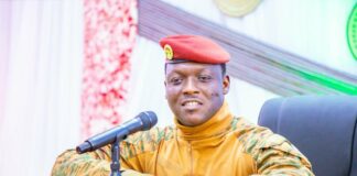 Séjour du Camarade Président du Faso dans la région de Yaadga : Rencontre avec les Forces vives : entre préoccupations, espoir et engagement pour bâtir une Nation souveraine et prospère Le Président du Faso, le Camarade Capitaine Ibrahim TRAORÉ a, au cours de ces échanges, rappelé la nécessité de rester uni et engagé face aux manœuvres contre notre pays