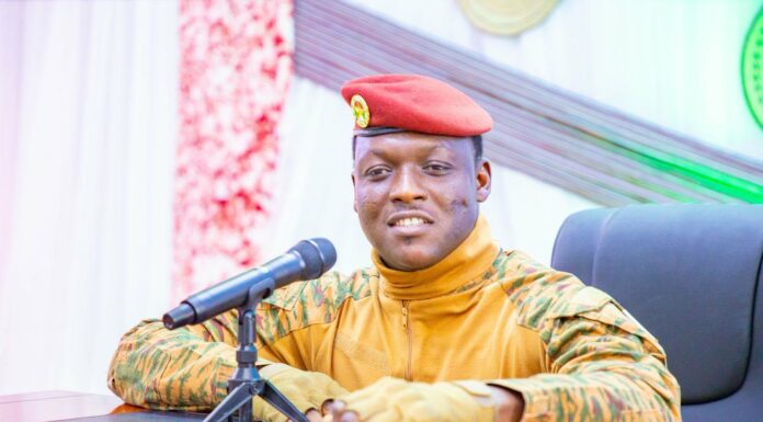 Séjour du Camarade Président du Faso dans la région de Yaadga : Rencontre avec les Forces vives : entre préoccupations, espoir et engagement pour bâtir une Nation souveraine et prospère Le Président du Faso, le Camarade Capitaine Ibrahim TRAORÉ a, au cours de ces échanges, rappelé la nécessité de rester uni et engagé face aux manœuvres contre notre pays