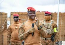 Séjour du Camarade Président du Faso dans la région de Yaadga : Le Chef Suprême des Armées aux Forces combattantes : « votre devoir est d’affronter la menace ! » Le Président du Faso, Chef Suprême des Forces Armées nationales, le Camarade Capitaine Ibrahim TRAORÉ aux Forces combattantes de la région du Yaadga : « Votre devoir est d’affronter la menace »