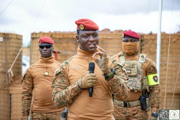 Le Président du Faso, Chef Suprême des Forces Armées nationales, le Camarade Capitaine Ibrahim TRAORÉ aux Forces combattantes de la région du Yaadga : « Votre devoir est d’affronter la menace »