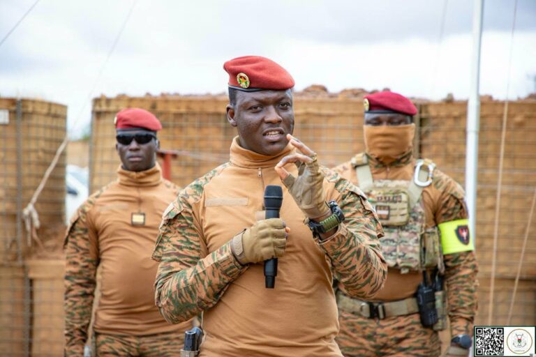 Le Président du Faso, Chef Suprême des Forces Armées nationales, le Camarade Capitaine Ibrahim TRAORÉ aux Forces combattantes de la région du Yaadga : « Votre devoir est d’affronter la menace »