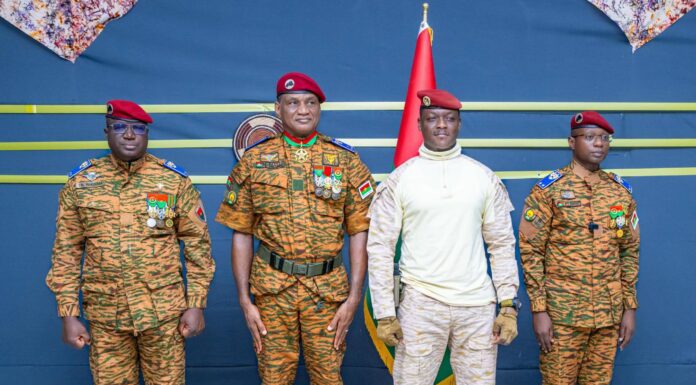 Forces armées nationales : Le Camarade Capitaine Ibrahim TRAORÉ remet les attributs de Général aux nouveaux promus