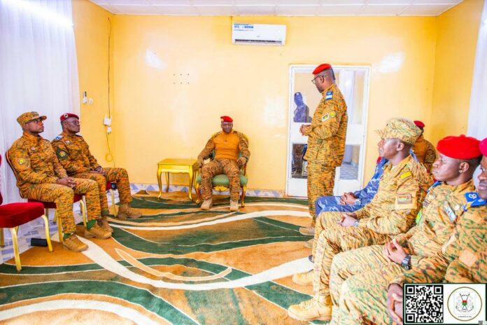 Le Président du Faso, le Camarade Capitaine Ibrahim TRAORÉ, Chef suprême des Forces amrées nationales a appelé les Forces de défense et de sécurité à la cohésion et à la solidarité pour vaincre l’ennemi