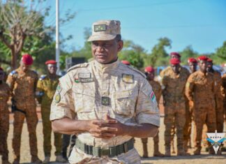Visite opérationnelle à Kaya : le général de division Moussa Diallo appelle à l’unité, à la discipline et à la vigilance