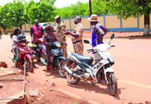 Port obligatoire du casque à Koudougou: les usagers non en règle refoulés par la police