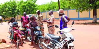 Port obligatoire du casque à Koudougou: les usagers non en règle refoulés par la police