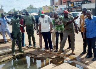 Sensibilisation à la salubrité : le ministre Kargougou félicite la brigade Laabal