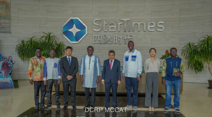 Pékin : le ministre de la Communication en visite chez l’opérateur de diffusion StarTimes