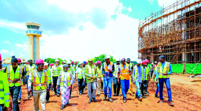 Modernisation de l’aéroport international de Bobo-Dioulasso: le ministre Emile Zerbo salue l’évolution des travaux