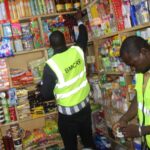 Contrôle des prix des produits de grande consommation Des produits saisis, des boutiques scellées et les propriétaires à l’agence Faso Mêbo de Ouahigouya.