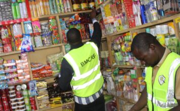 Contrôle des prix des produits de grande consommation Des produits saisis, des boutiques scellées et les propriétaires à l’agence Faso Mêbo de Ouahigouya.
