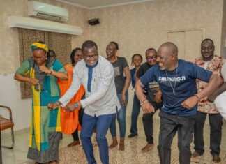 Culture : Le Ministre Pingdwendé Gilbert OUEDRAOGO visite les « Ateliers Djongo » de Bil Aka KORA