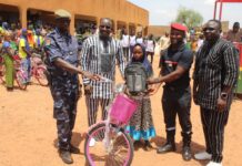 Commune de Thiou : Des kits scolaires à des élèves déplacés internes et des kits AGR pour femmes