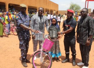 Commune de Thiou : Des kits scolaires à des élèves déplacés internes et des kits AGR pour femmes
