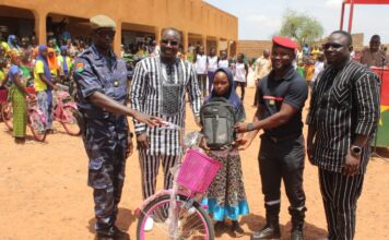 Commune de Thiou : Des kits scolaires à des élèves déplacés internes et des kits AGR pour femmes