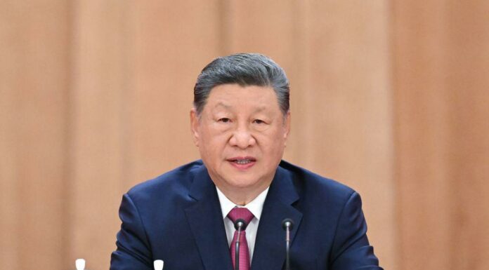Chine : Xi Jinping appelle à faire progresser le socialisme aux caractéristiques chinoises à l’occasion du centenaire de la naissance de l’ancien dirigeant Jiang Zemin
