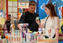 De Huaqiangbei à Shanghai : les produits chinois s’imposent dans le shopping touristique estival