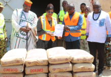Initiative Faso Mêbo du Nazinon : l’ancien ministre Modeste Yerbanga apporte 20 tonnes de ciment