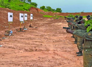 Immersion patriotique des professionnels de la culture: 21 appelés initiés au maniement aux armes