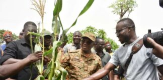 Campagne agro-pastorale dans le Bam : le ministre d’Etat Sombié félicite les producteurs et agents techniques