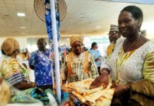 SITHO 2026 : le Gouverneur du Guiriko encourage les exposants de sa région