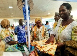 SITHO 2026 : le Gouverneur du Guiriko encourage les exposants de sa région