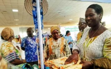 SITHO 2026 : le Gouverneur du Guiriko encourage les exposants de sa région
