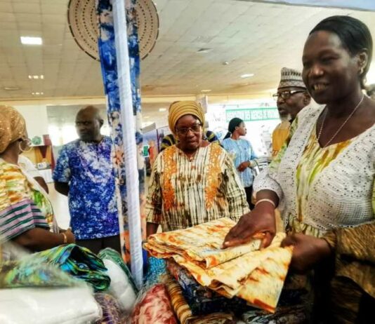 SITHO 2026 : le Gouverneur du Guiriko encourage les exposants de sa région