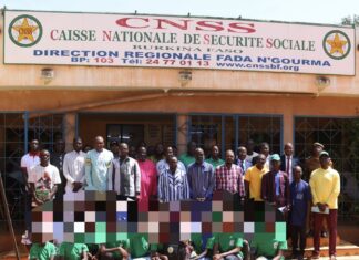 Caisse Nationale de Sécurité Sociale (CNSS) : La Direction régionale de Fada N’Gourma offre des bourses d’études et des kits scolaires à 50 orphelins, ainsi que des vivres à 80 veuves A travers ce geste, la CNSS veut être toujours en phase avec son slogan « Les vertus de la solidarité »