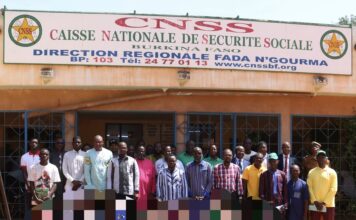 Caisse Nationale de Sécurité Sociale (CNSS) : La Direction régionale de Fada N’Gourma offre des bourses d’études et des kits scolaires à 50 orphelins, ainsi que des vivres à 80 veuves A travers ce geste, la CNSS veut être toujours en phase avec son slogan « Les vertus de la solidarité »
