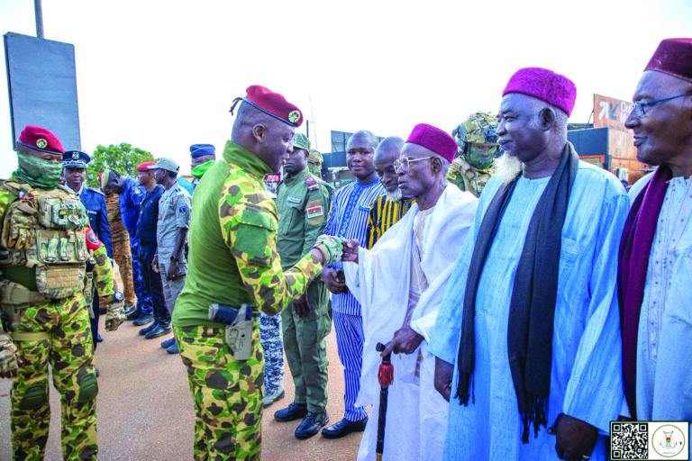 Boromo : une foule en liesse accueille le président du Faso