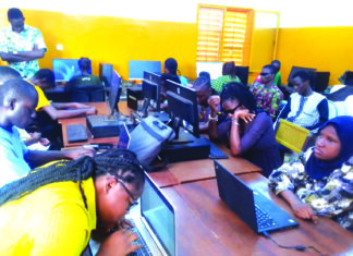 Formation en informatique : 70 élèves et étudiants en situation de handicap visuel outillés